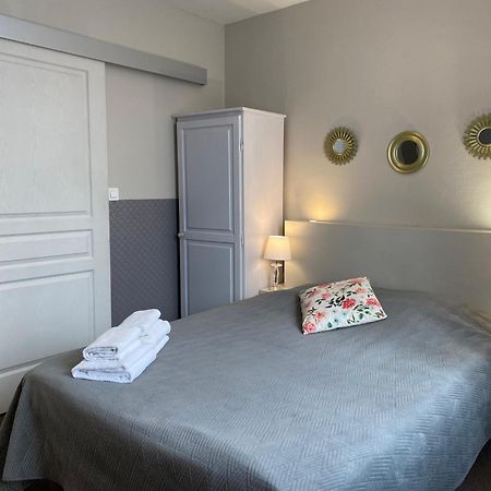 Hotel Saint Yves Нант Екстериор снимка