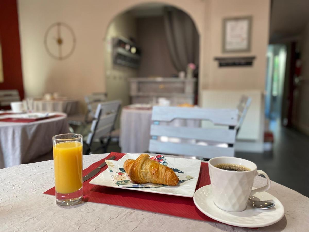 Hotel Saint Yves Нант Екстериор снимка