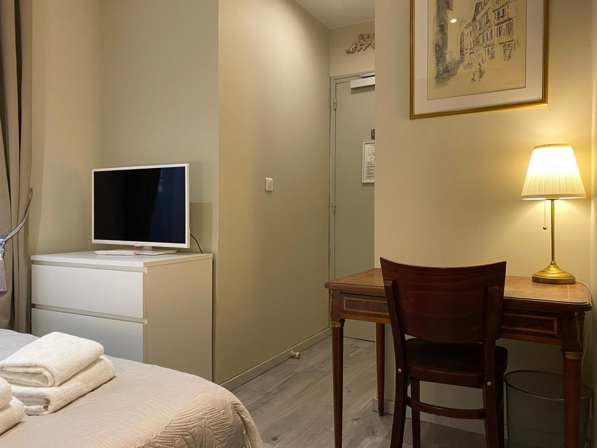 Hotel Saint Yves Нант Екстериор снимка