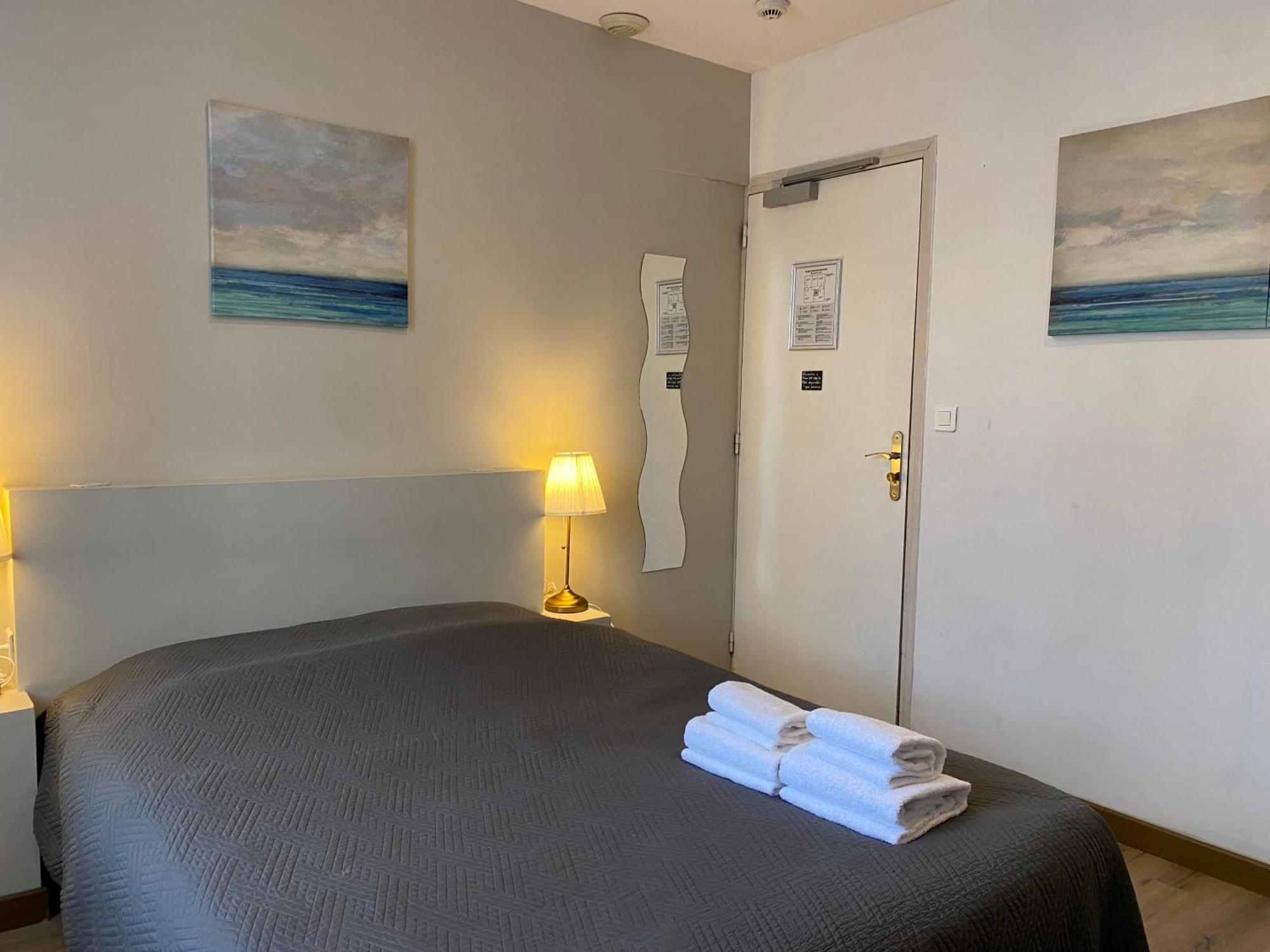 Hotel Saint Yves Нант Екстериор снимка