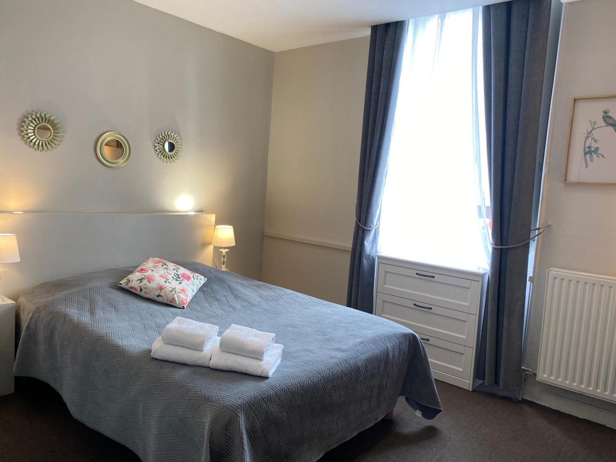 Hotel Saint Yves Нант Екстериор снимка