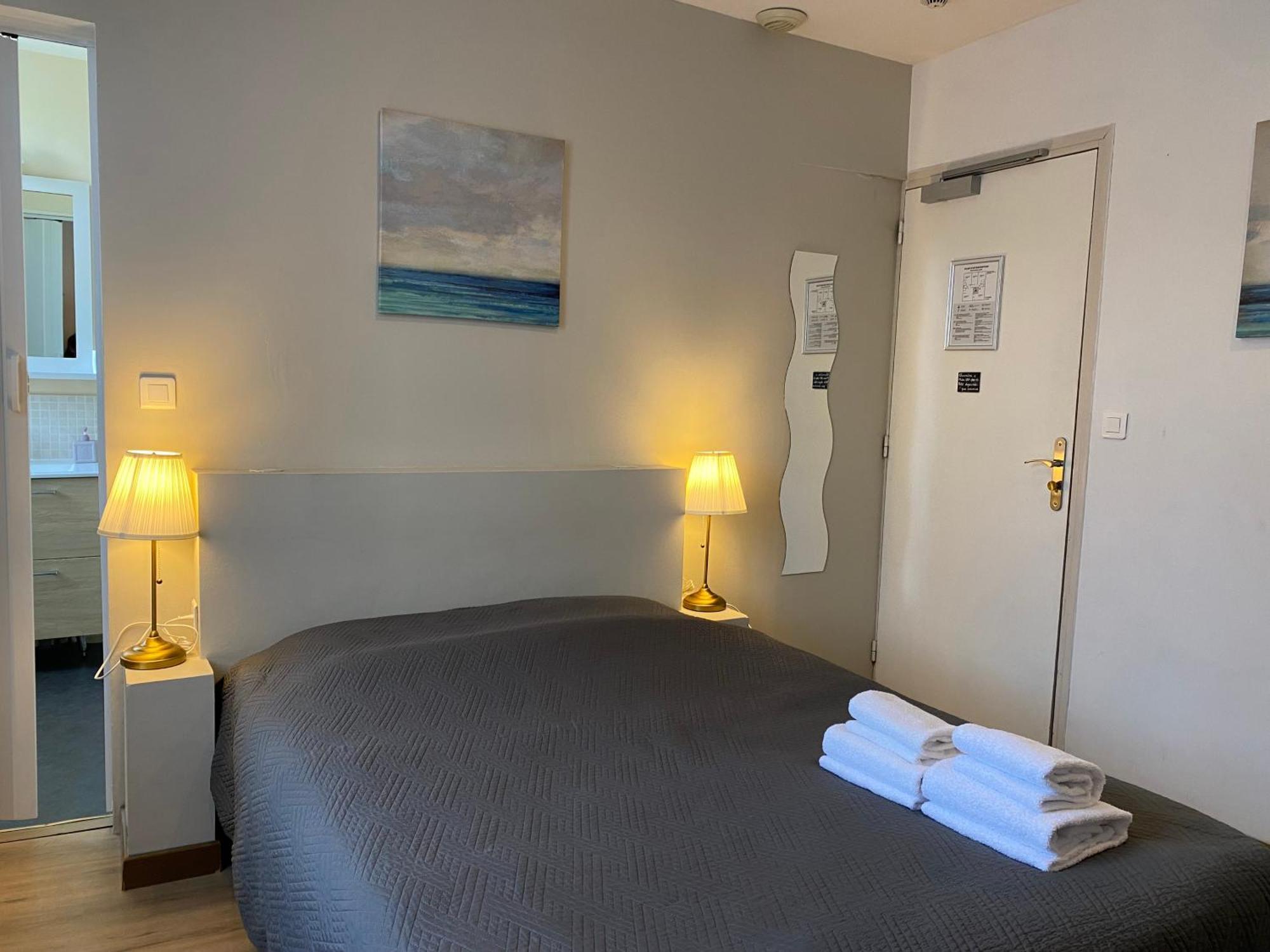 Hotel Saint Yves Нант Екстериор снимка