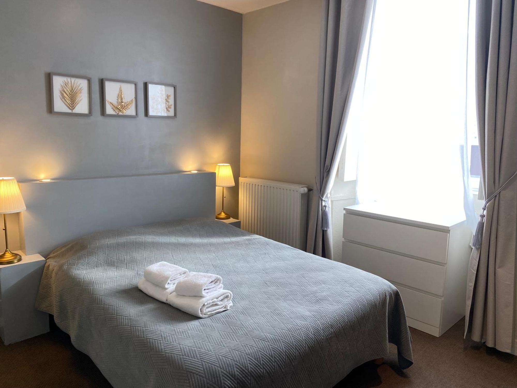Hotel Saint Yves Нант Екстериор снимка