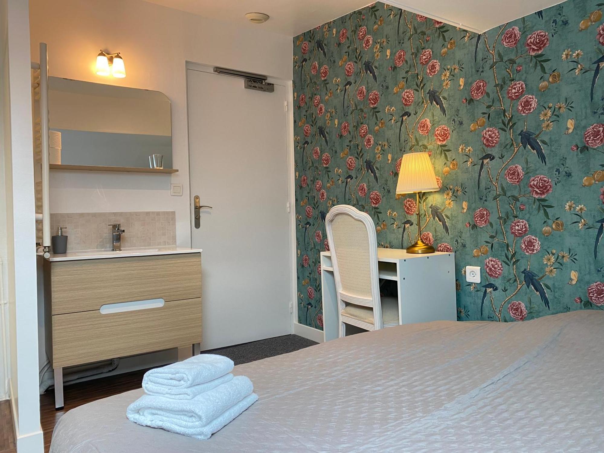 Hotel Saint Yves Нант Екстериор снимка